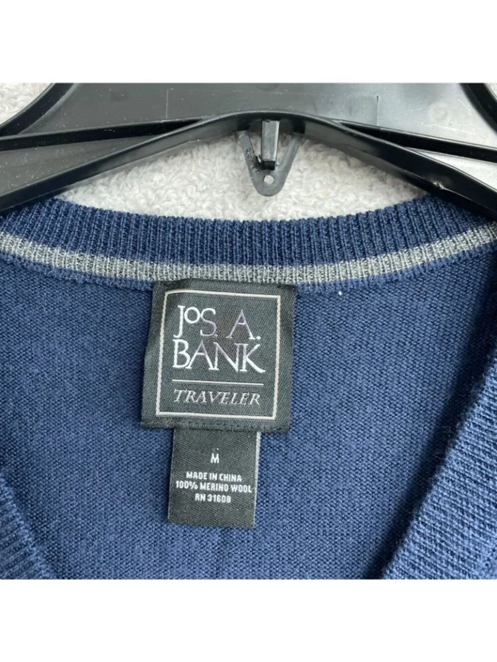 Jos. A. Bank Men's Navy V-Neck Sweater